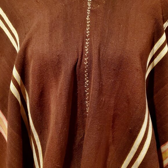 Antique Poncho Handwoven Exquisite Andean _Wanderer’s Treasure, Bohemian Outdoor - Picture 6 of 7